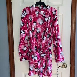 NWT-Sanrio hello Kitty-L-pink-all over print, pockets, belted tie, robe.
